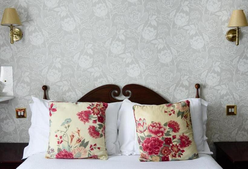 اتاق استاندارد, Old Hall