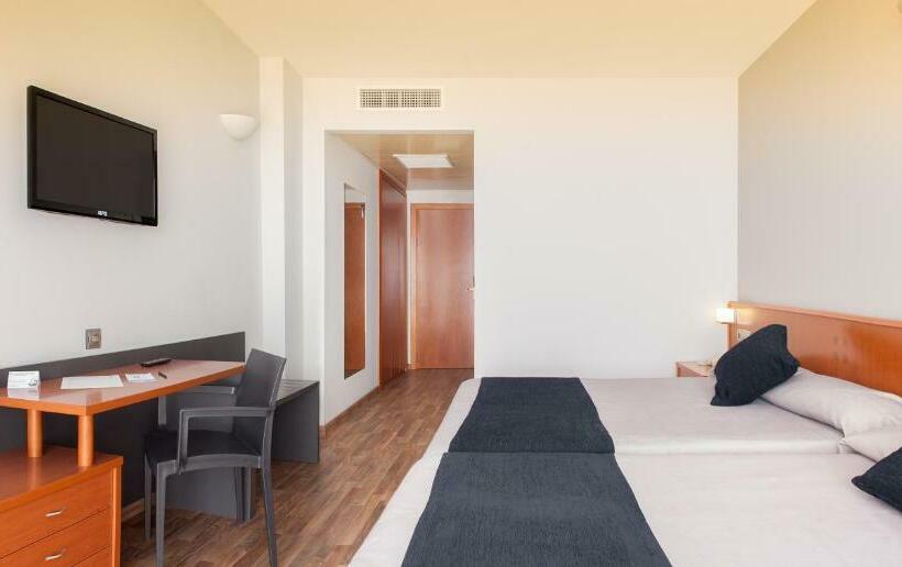 スタンダード４人部屋, Rh Vinaros Playa & Spa 4* Sup