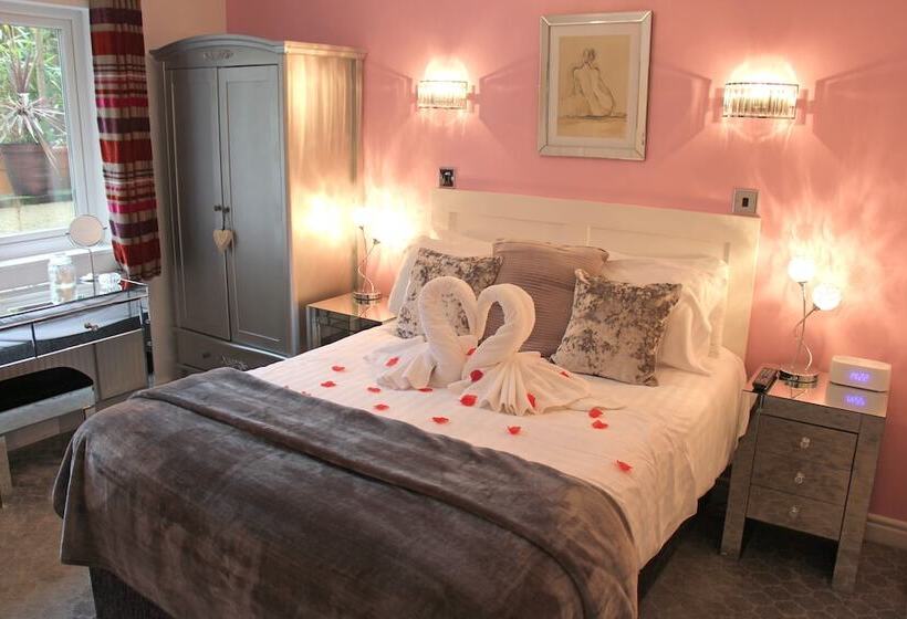 Номер Basic, St John S Lodge Incl Off Site Leisure Club