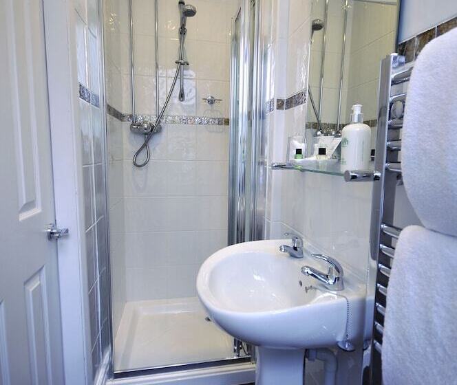 Номер Стандарт, St John S Lodge Incl Off Site Leisure Club