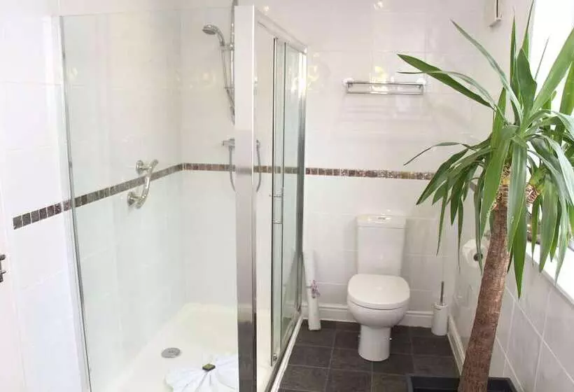 اتاق استاندارد با تخت بزرگ, St John S Lodge Incl Off Site Leisure Club
