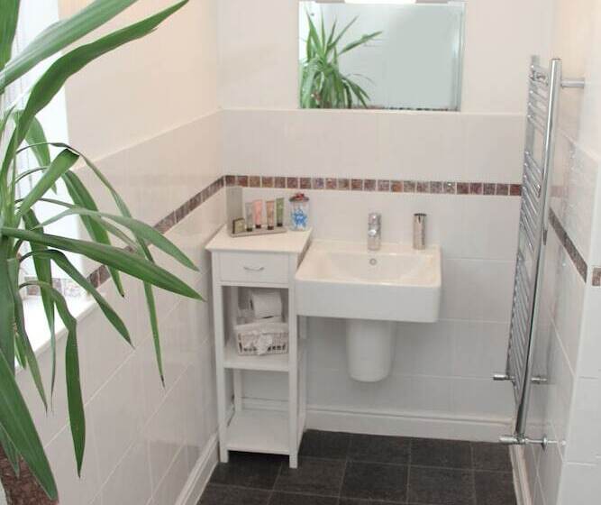 Стандартный Номер Кровать Кинг, St John S Lodge Incl Off Site Leisure Club