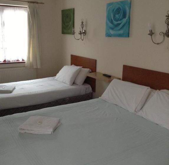 Семейный Номер, The Black Horse Inn