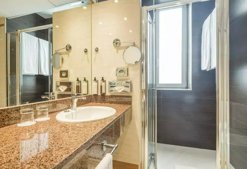 اتاق استاندارد سه نفره, Ilunion Les Corts Spa