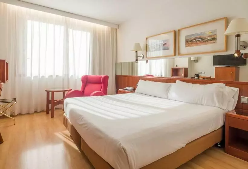 اتاق استاندارد, Ilunion Les Corts Spa