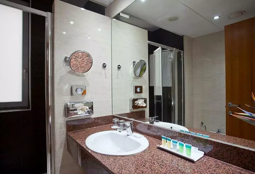 اتاق استاندارد, Ilunion Les Corts Spa