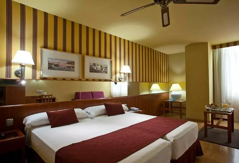 اتاق خانوادگی, Ilunion Les Corts Spa