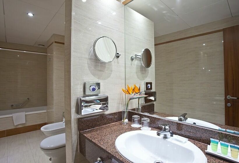 اتاق خانوادگی, Ilunion Les Corts Spa