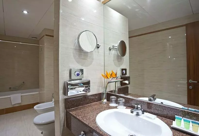 اتاق خانوادگی, Ilunion Les Corts Spa
