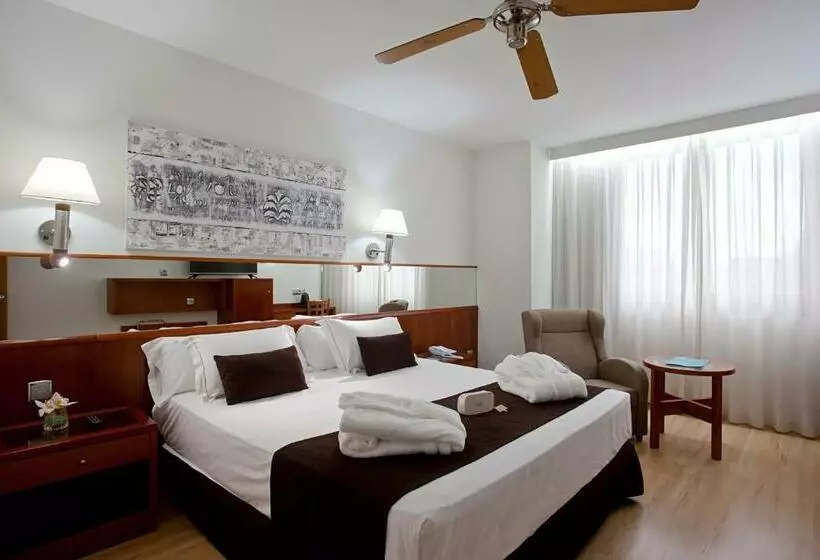 اتاق سوپریور, Ilunion Les Corts Spa