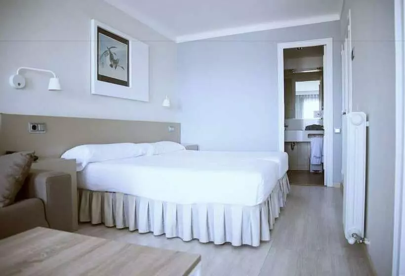 اتاق استاندارد سه نفره, Prestige Mar Y Sol