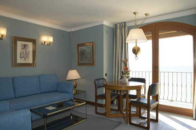 اتاق استاندارد سه نفره, Prestige Mar Y Sol
