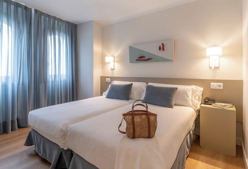 标准三人间, Prestige Mar Y Sol