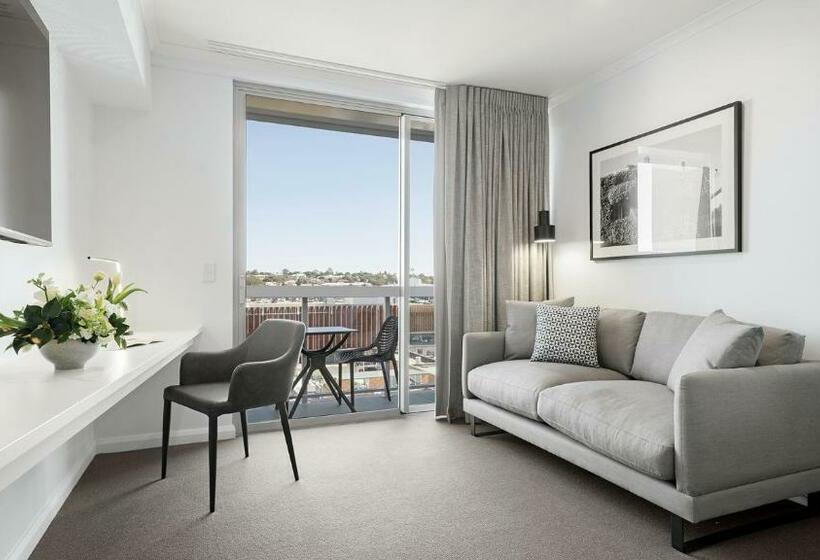 Номер Стандарт, Oaks Toowoomba