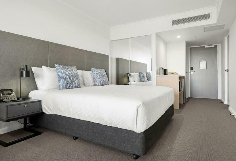 Номер Стандарт, Oaks Toowoomba