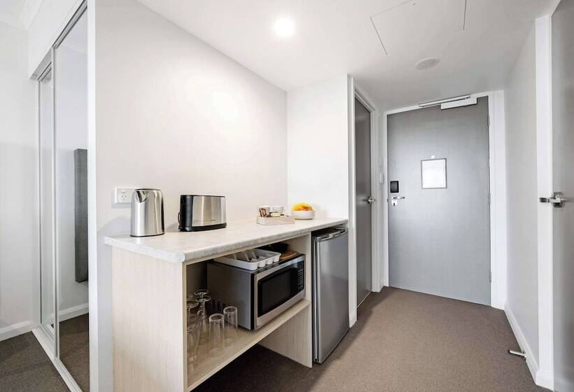 Номер Стандарт, Oaks Toowoomba