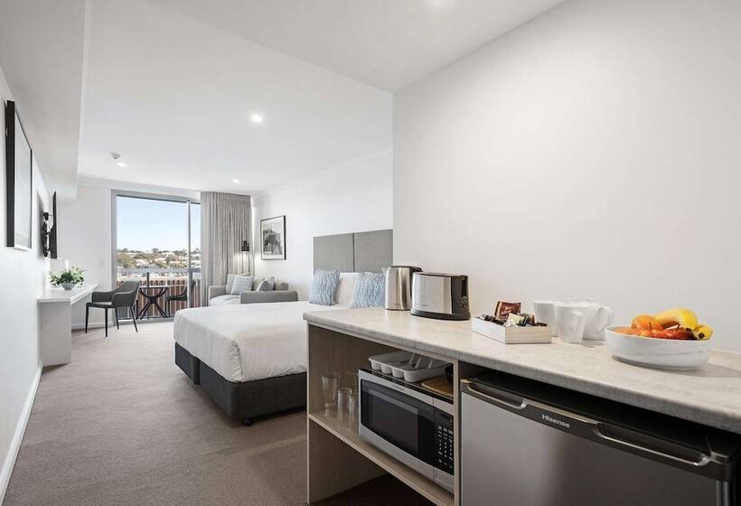 Номер Стандарт, Oaks Toowoomba