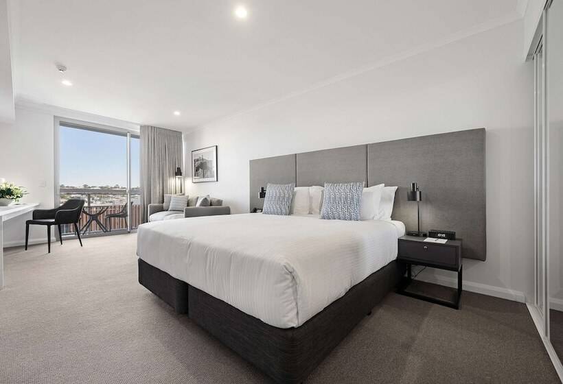 Номер Стандарт, Oaks Toowoomba