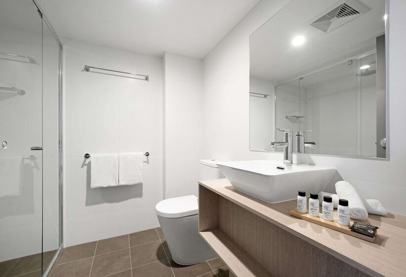 Номер Стандарт, Oaks Toowoomba