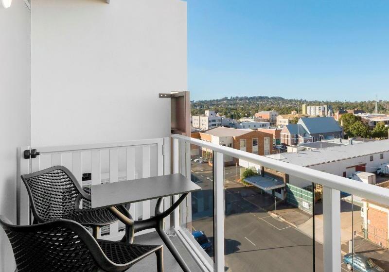 Номер Стандарт, Oaks Toowoomba