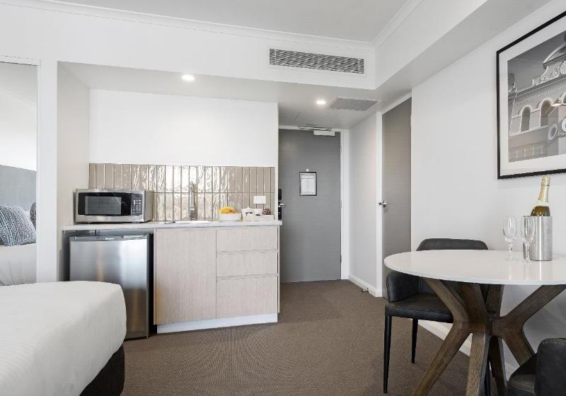 Номер Стандарт, Oaks Toowoomba