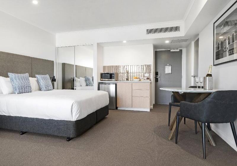 Номер Стандарт, Oaks Toowoomba