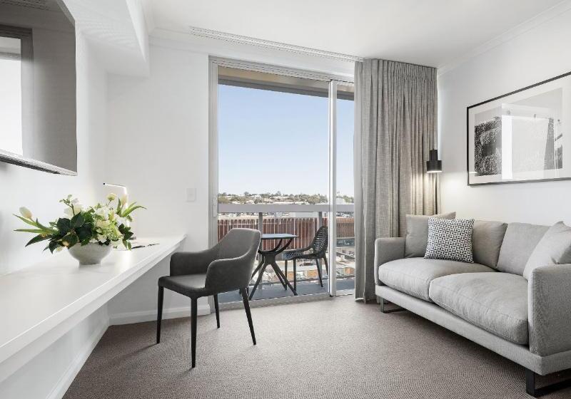 Номер Стандарт, Oaks Toowoomba