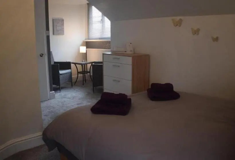 اتاق استاندارد با تخت بزرگ, Borthwenbnb