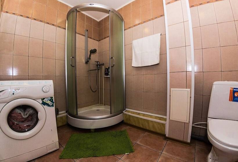 تختخواب در اتاق مشترک, Hostel My World