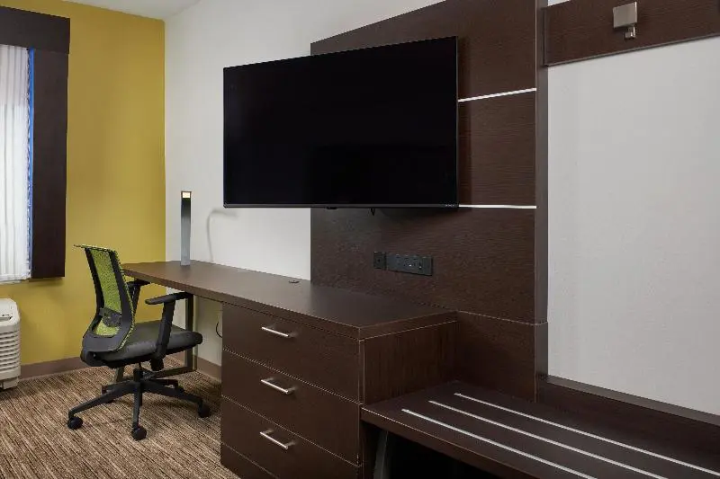 身障者適用キングサイズベッドルーム, Holiday Inn Express Lockport, An Ihg