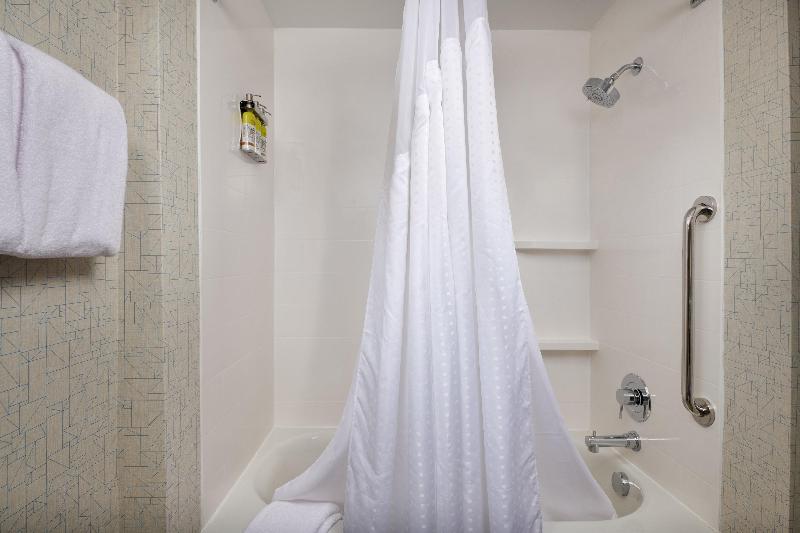 Номер Стандарт, Holiday Inn Express Lockport, An Ihg