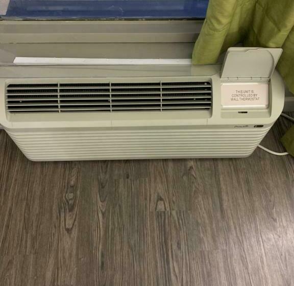 غرفة قياسية سرير كينج لذوى الإحتياجات الخاصة, Lx Hotel, Bw Signature Collection By Best Western