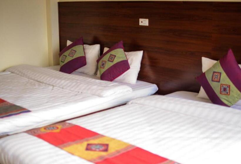 اتاق استاندارد سه تخته با بالکن, Sapa Sunrise