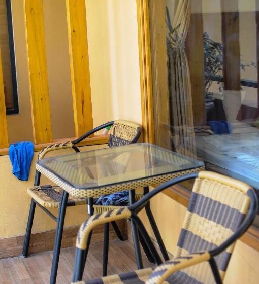 اتاق استاندارد چهارنفره با بالکن, Sapa Sunrise