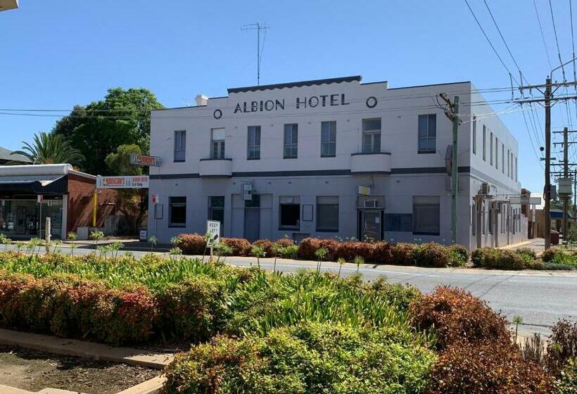 Номер Стандарт, Albion Motel Finley