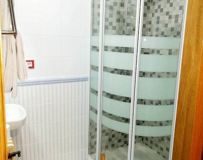 이코노미 룸, Albor Ii