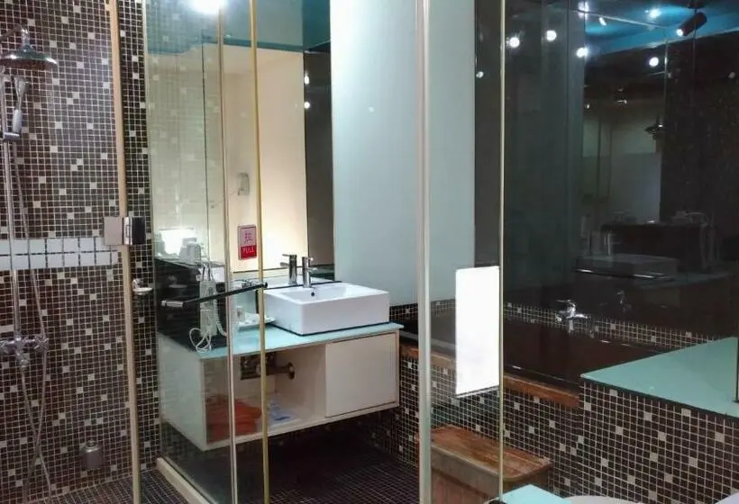 اتاق استاندارد, Golden Motel