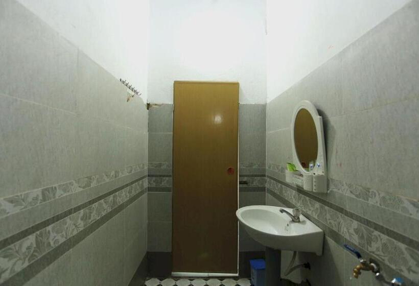 اتاق لوکس خانوادگی, Spot On 1115 Romantic Motel