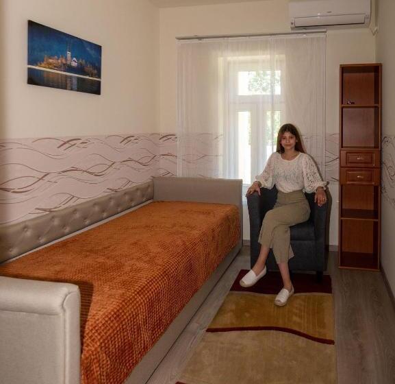 غرفة عائلية, Bokor Vendégház