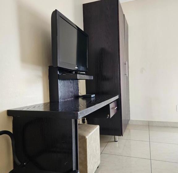 Апартаменты 2 Спальни, Booth Suite Hotel Mafikeng