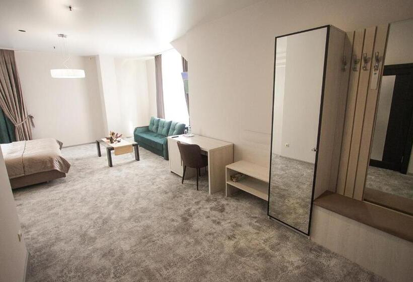 استودیوی لوکس, спа готель св