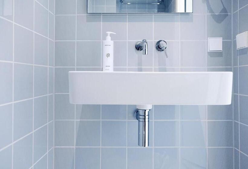 اتاق کلاسیک, 171. Urban Design