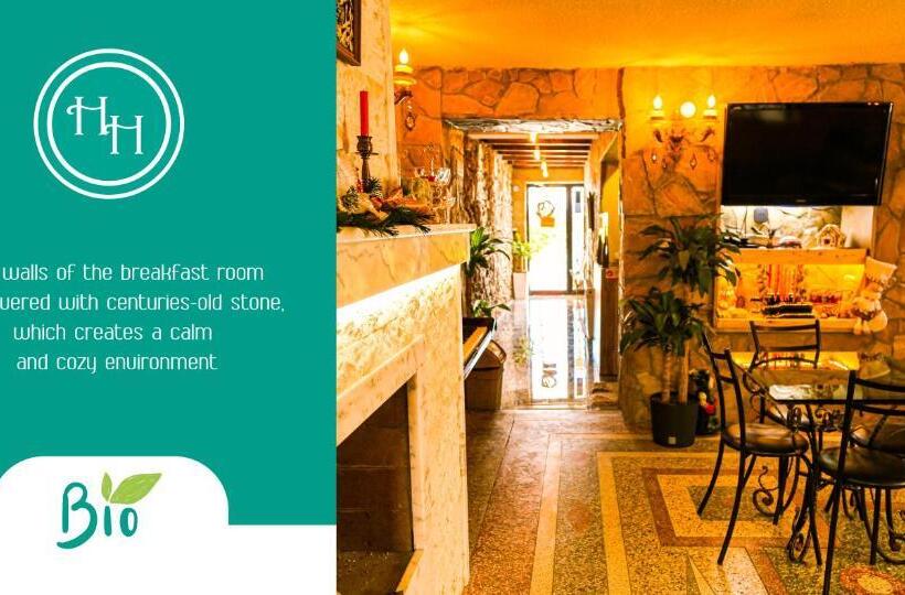 اتاق استاندارد با چشم‌انداز باغ, History