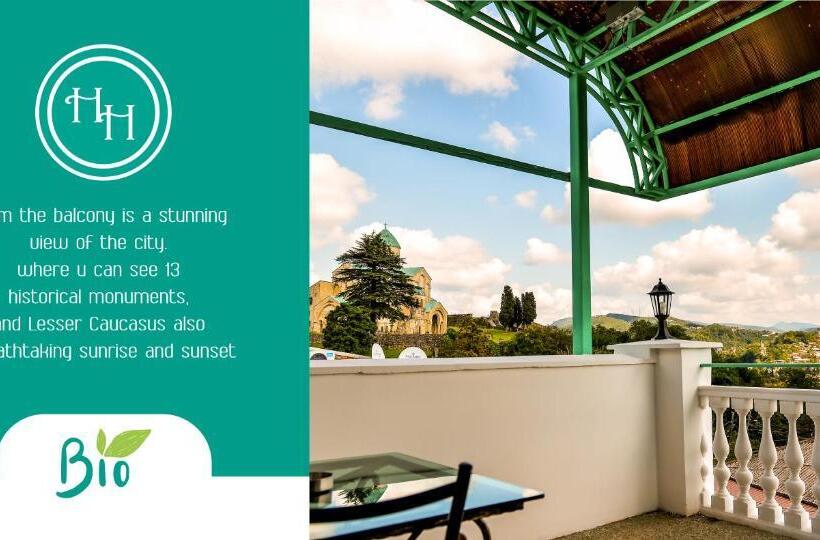 اتاق استاندارد با تراس, History