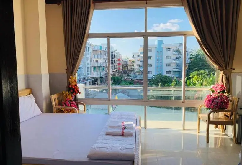 اتاق لوکس, Mekong Rose