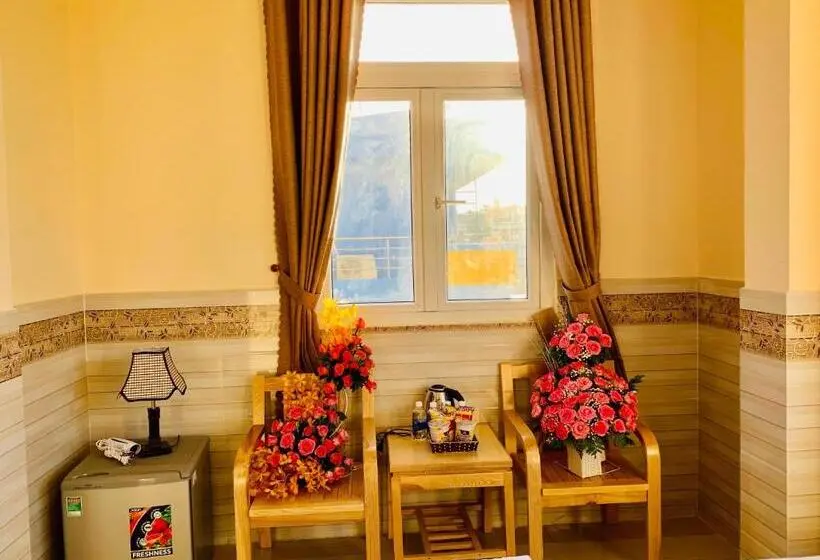 اتاق استاندارد چهار تخته, Mekong Rose