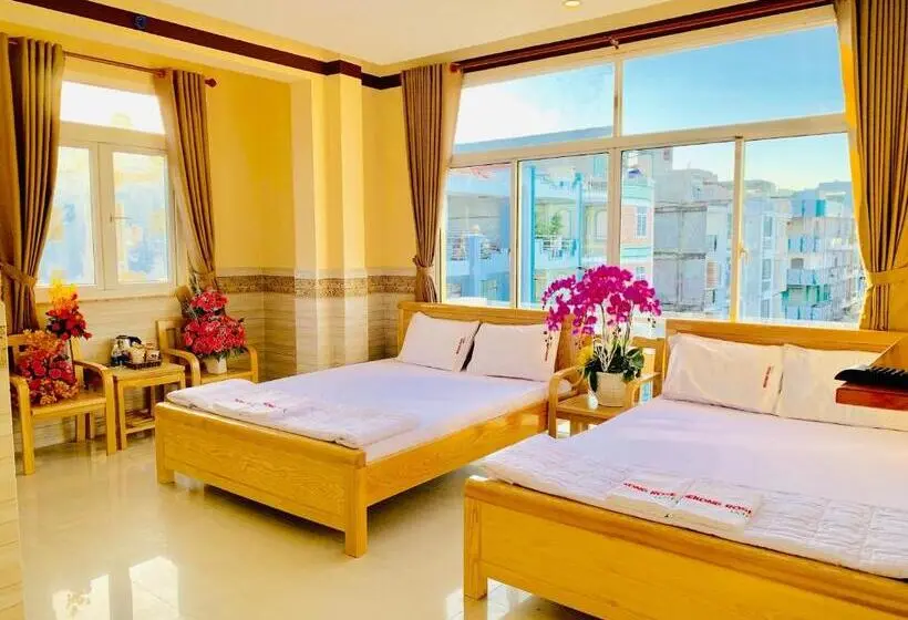 اتاق استاندارد چهار تخته, Mekong Rose