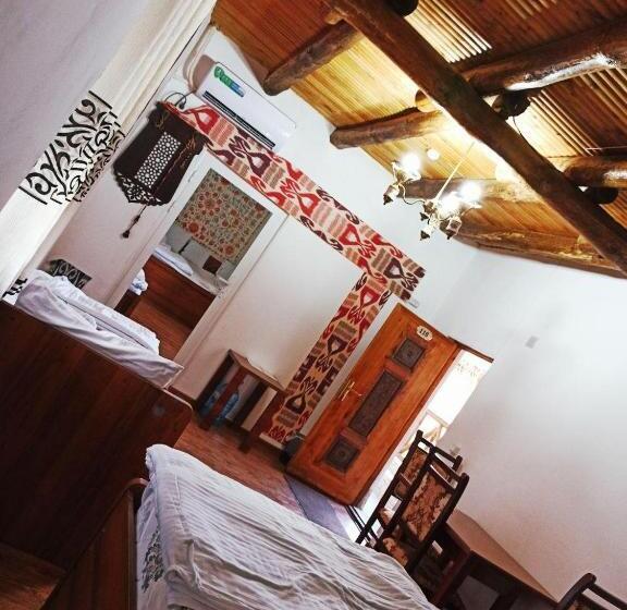 חדר סטנדרט לארבעה, Okhun Madrasah15th 16th Century