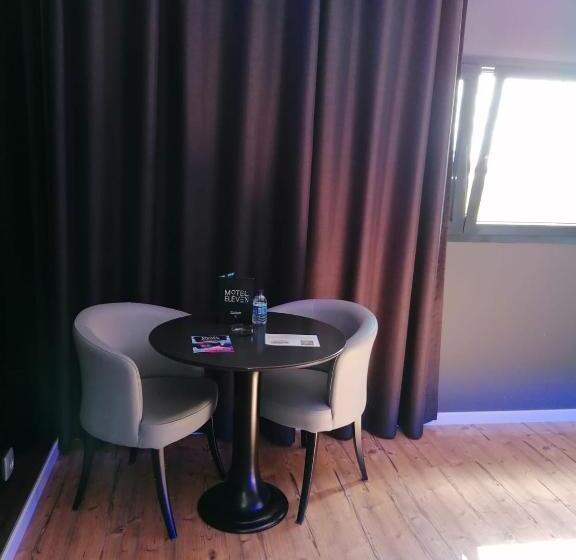 غرفة سوبيريور سرير كينج, Motel Eleven