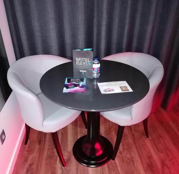 غرفة سوبيريور سرير كينج, Motel Eleven